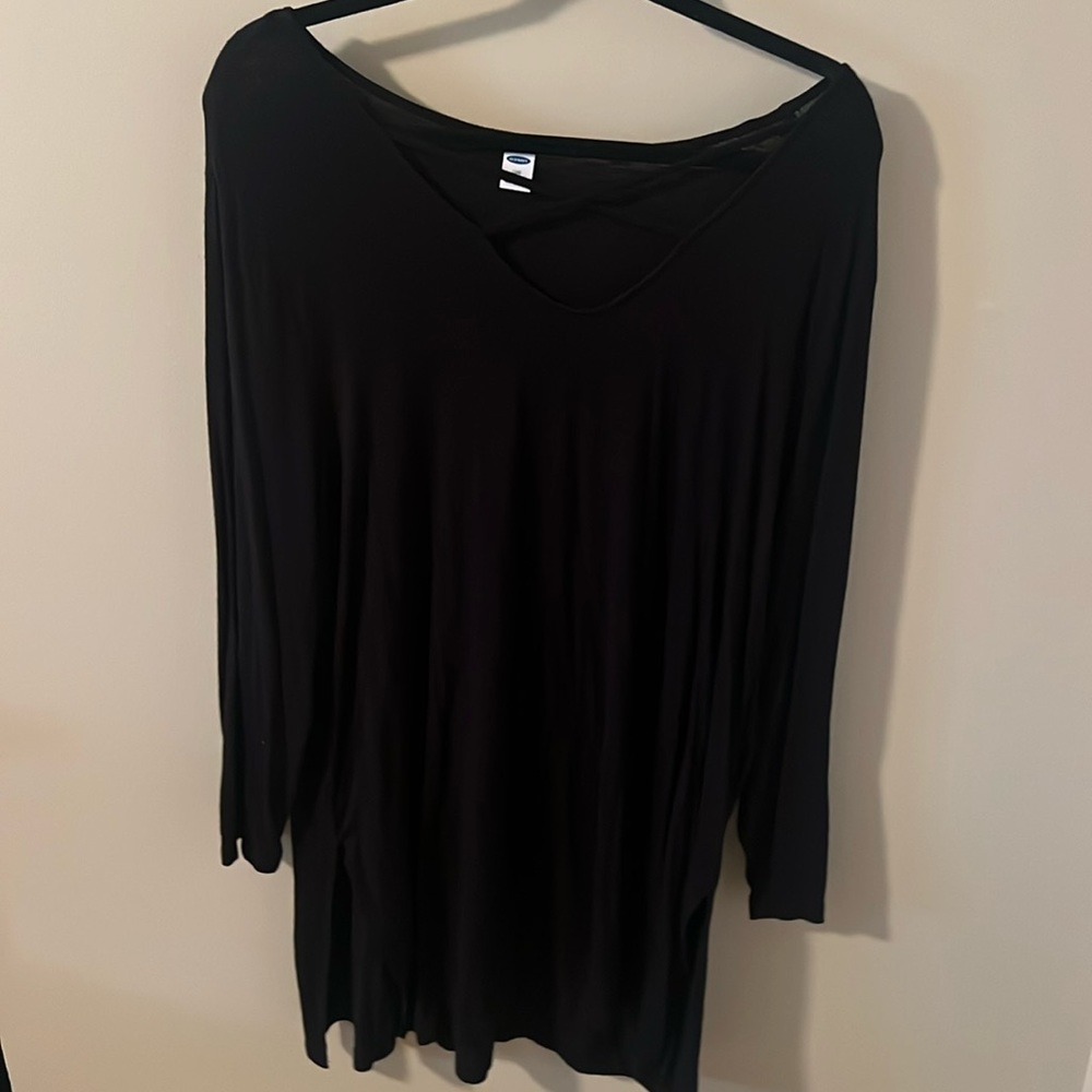 Old Navy Women’s black tunic with cross cross detail at neck